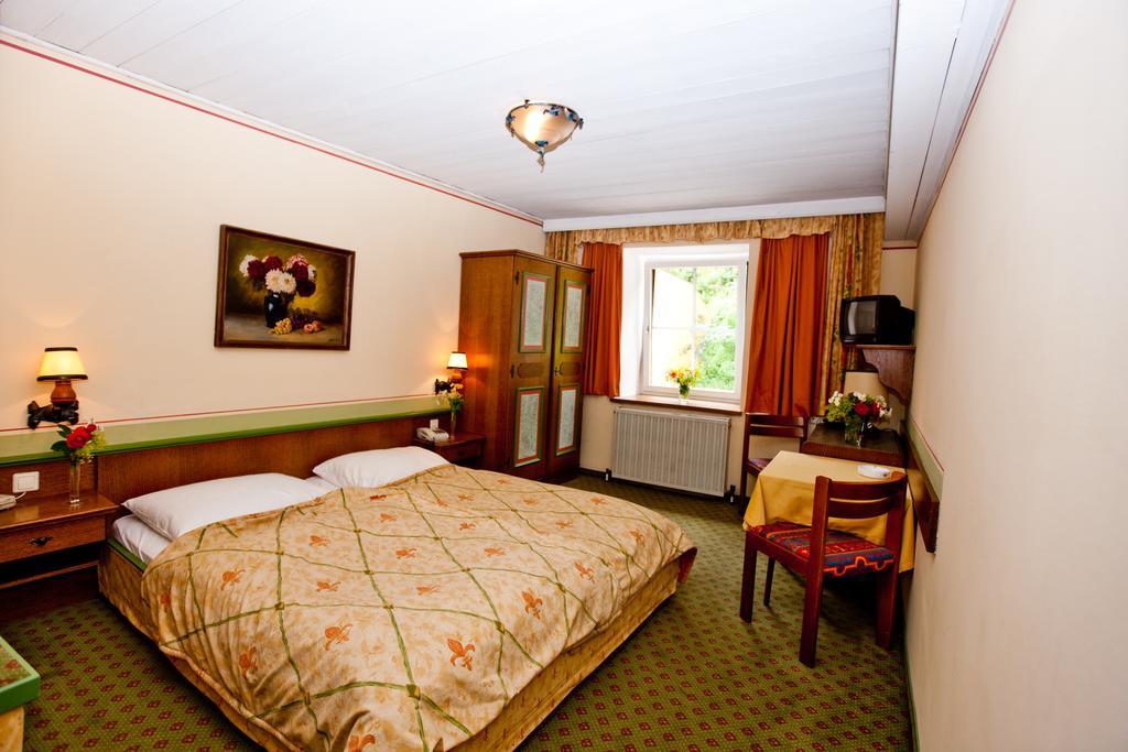 Hotel Gasthof Lercher Murau Rum bild